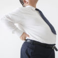 太ると腰が痛くなるのはなぜ？腰痛と肥満の関係性と改善策をご紹介
